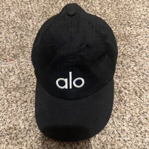 Alo Yoga Off-Duty Cap Black with White Logo